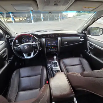 TOYOTA-HILUX SW4-2018