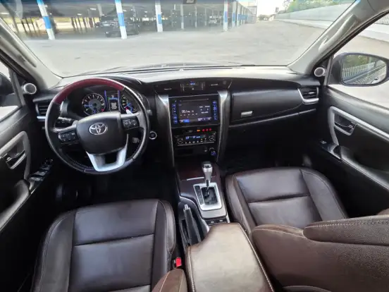 TOYOTA-HILUX SW4-2.7 SRV 7 LUGARES 4X2 16V FLEX 4P AUTOMÁTICO TOYOTA-HILUX SW4-2018
