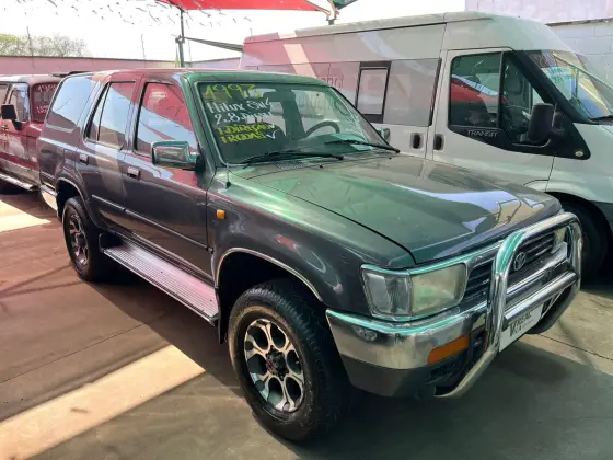 TOYOTA HILUX SW4 2.8 4X4 8V DIESEL 4P MANUAL