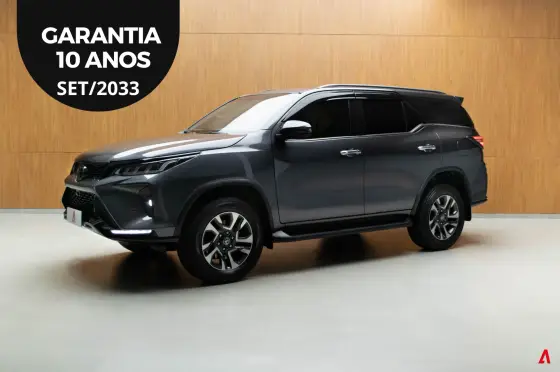 TOYOTA HILUX SW4 2.8 D-4D TURBO DIESEL DIAMOND 7L 4X4 AUTOMÁTICO