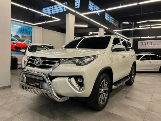 TOYOTA HILUX SW4 2.8 SRX 4X4 16V TURBO INTERCOOLER DIESEL 4P AUTOMÁTICO