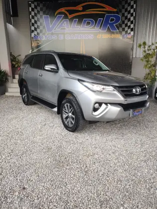 TOYOTA HILUX SW4 2.8 SRX 4X4 16V TURBO INTERCOOLER DIESEL 4P AUTOMÁTICO