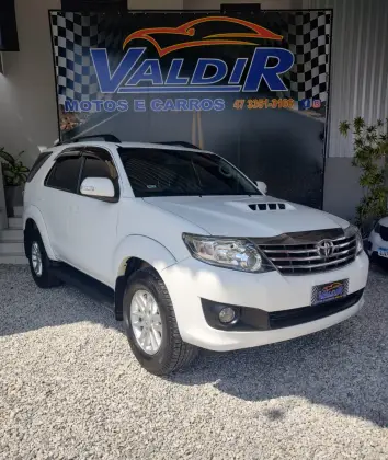 TOYOTA HILUX SW4 3.0 SRV 4X4 16V TURBO INTERCOOLER DIESEL 4P AUTOMÁTICO TOYOTA HILUX SW4 3.0 SRV 4X4 16V TURBO INTERCOOLER DIESEL 4P AUTOMÁTICO