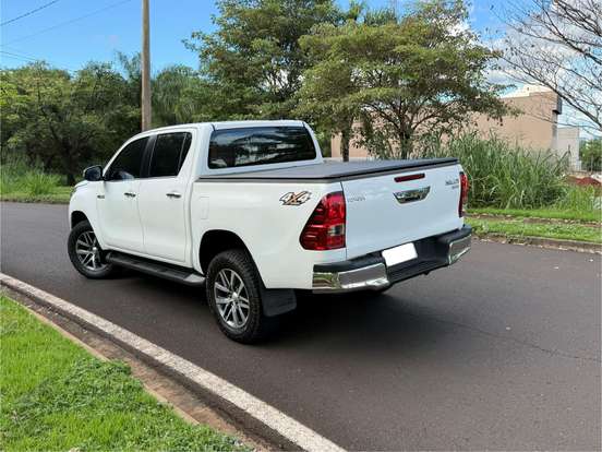 TOYOTA-HILUX-2.8 SRX 4X4 CD 16V DIESEL 4P AUTOMÁTICO TOYOTA-HILUX-2017