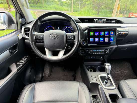 TOYOTA-HILUX-2017