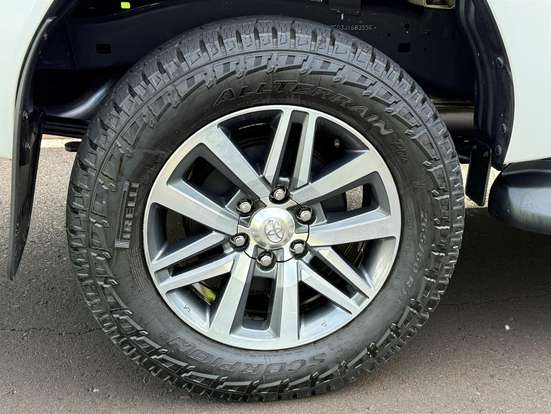 TOYOTA-HILUX-2017