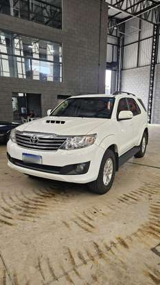 TOYOTA-HILUX SW4-3.0 SRV 4X4 16V TURBO INTERCOOLER DIESEL 4P AUTOMÁTICO TOYOTA-HILUX SW4-2014