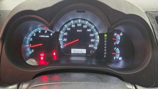 TOYOTA-HILUX SW4-2014