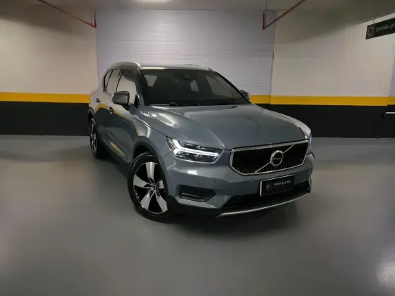 VOLVO XC40 2.0 T5 GASOLINA MOMENTUM AWD GEARTRONIC