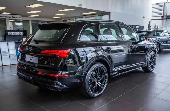 AUDI-Q7-2026