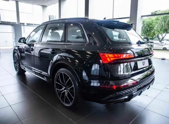AUDI-Q7-2026