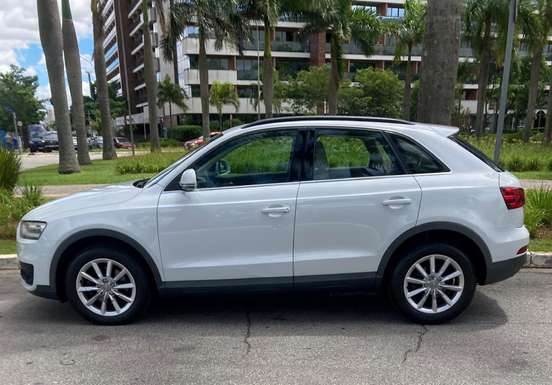 AUDI-Q3-2014