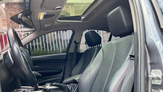 BMW-320i-2017
