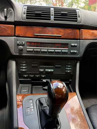 BMW-540i-2000