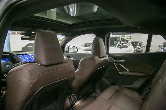 BMW-iX2-2024
