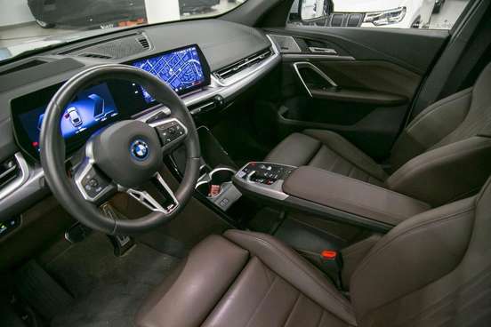 BMW-iX2-2024