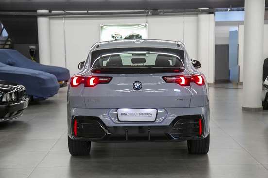 BMW-iX2-2024