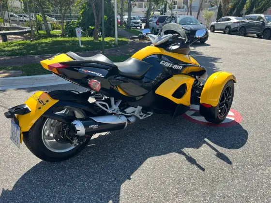 CAN-AM SPYDER RS 990 