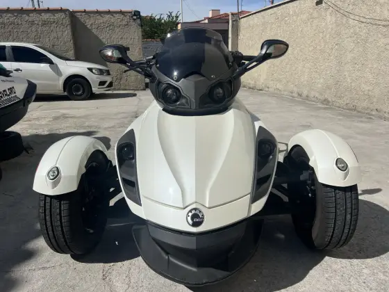 CAN-AM SPYDER RS 