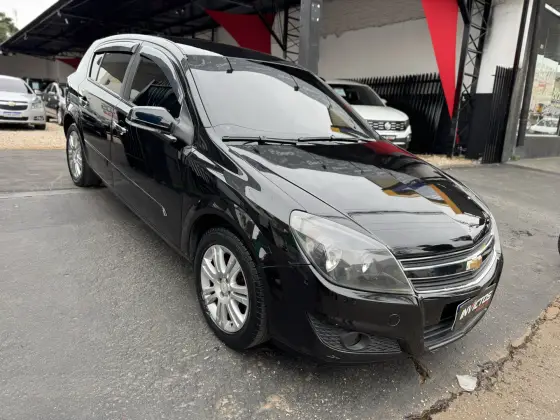 CHEVROLET VECTRA 2.0 MPFI GT HATCH 8V FLEX 4P MANUAL CHEVROLET VECTRA 2.0 MPFI GT HATCH 8V FLEX 4P MANUAL