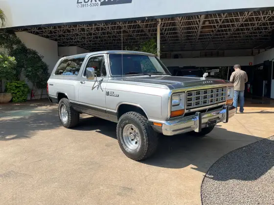 DODGE RAMCHARGER 5.2 V8 GASOLINA ROYAL SE PROSPECTOR 2P AUTOMÁTICO DODGE RAMCHARGER 5.2 V8 GASOLINA ROYAL SE PROSPECTOR 2P AUTOMÁTICO
