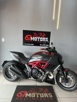 DUCATI DIAVEL CARBON 