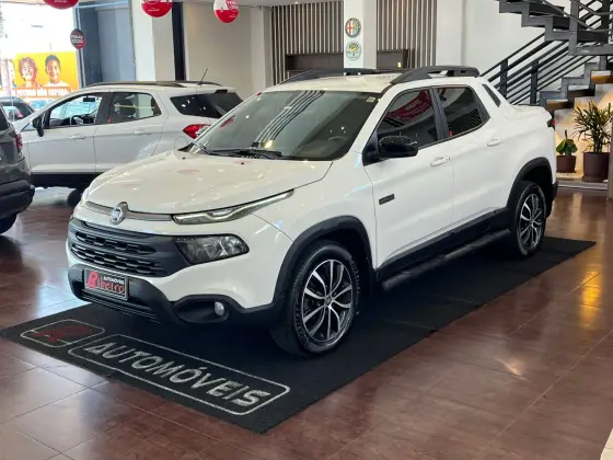 FIAT TORO 2.0 16V TURBO DIESEL ULTRA 4WD AT9 FIAT TORO 2.0 16V TURBO DIESEL ULTRA 4WD AT9