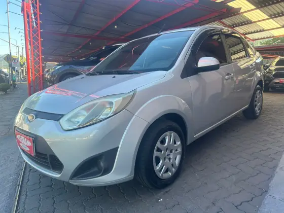 FORD FIESTA 1.6 ROCAM SEDAN 8V FLEX 4P MANUAL