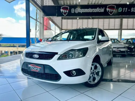 FORD FOCUS 2.0 TITANIUM HATCH 16V FLEX 4P AUTOMÁTICO