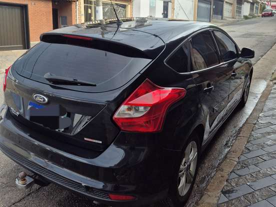 FORD-FOCUS-1.6 SE 16V FLEX 4P POWERSHIFT FORD-FOCUS-2013
