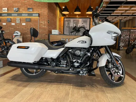 HARLEY-DAVIDSON ROAD GLIDE 