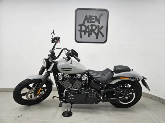 HARLEY-DAVIDSON STREET BOB 
