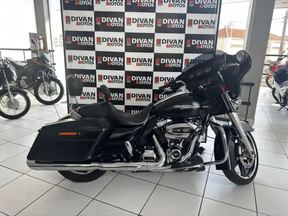 HARLEY-DAVIDSON STREET GLIDE SPECIAL 