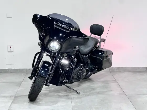 HARLEY-DAVIDSON STREET GLIDE SPECIAL 