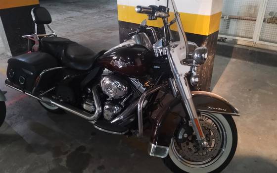HARLEY-DAVIDSON ROAD KING CLASSIC 