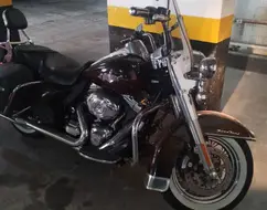HARLEY-DAVIDSON ROAD KING CLASSIC HARLEY-DAVIDSON ROAD KING CLASSIC