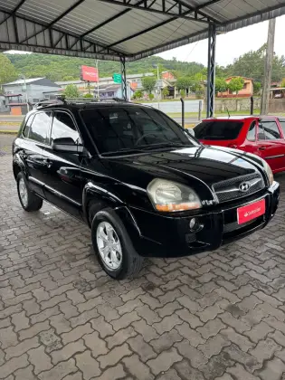 HYUNDAI TUCSON 2.0 MPFI GL 16V 142CV 2WD GASOLINA 4P AUTOMÁTICO HYUNDAI TUCSON 2.0 MPFI GL 16V 142CV 2WD GASOLINA 4P AUTOMÁTICO
