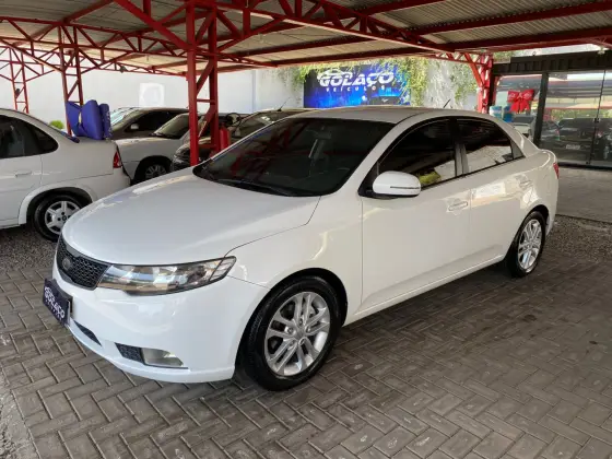 KIA CERATO 1.6 EX3 SEDAN 16V GASOLINA 4P AUTOMÁTICO