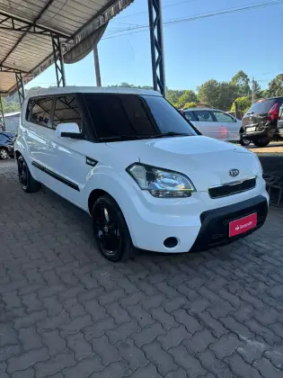 KIA SOUL 1.6 EX 16V FLEX 4P MANUAL KIA SOUL 1.6 EX 16V FLEX 4P MANUAL