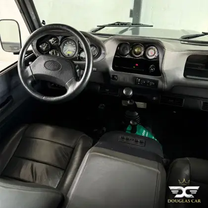 LAND ROVER DEFENDER 2.5 HIGH CAPACITY 110 4X4 TURBO DIESEL 4P MANUAL