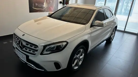 MERCEDES-BENZ GLA 200 1.6 CGI FLEX ADVANCE 7G-DCT MERCEDES-BENZ GLA 200 1.6 CGI FLEX ADVANCE 7G-DCT