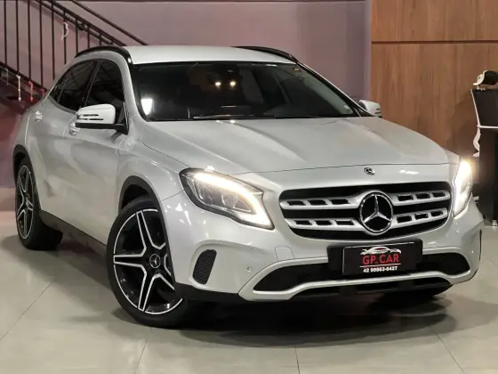 MERCEDES-BENZ GLA 200 1.6 CGI FLEX STYLE 7G-DCT