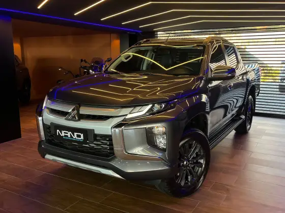 MITSUBISHI TRITON 2.4 BITURBO DIESEL CD HPE 4X4 AUTOMÁTICO