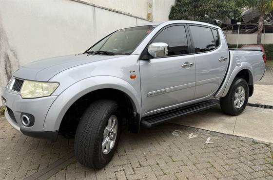 MITSUBISHI L200 TRITON 3.2 HPE 4X4 CD 16V TURBO INTERCOOLER DIESEL 4P AUTOMÁTICO