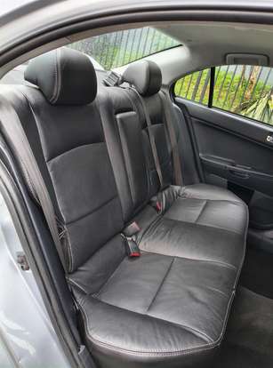 MITSUBISHI-LANCER-2.0 16V GASOLINA 4P AUTOMÁTICO MITSUBISHI-LANCER-2011