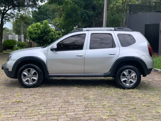 RENAULT DUSTER 1.6 16V SCE FLEX DYNAMIQUE X-TRONIC RENAULT DUSTER 1.6 16V SCE FLEX DYNAMIQUE X-TRONIC