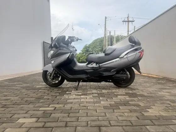 SUZUKI BURGMAN 650 EXECUTIVE 