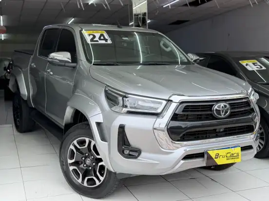 TOYOTA-HILUX-2023