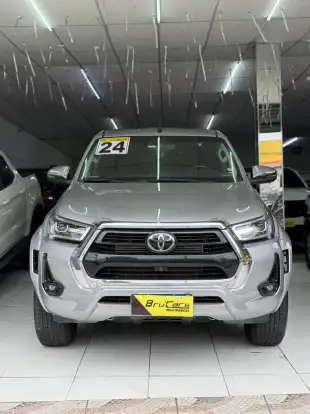 TOYOTA-HILUX-2023