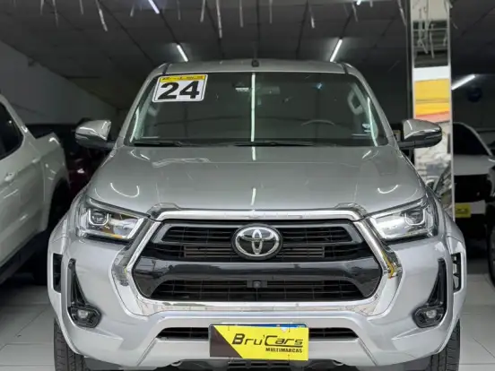 TOYOTA-HILUX-2.8 D-4D TURBO DIESEL CD SRX PLUS 4X4 AUTOMÁTICO TOYOTA-HILUX-2023